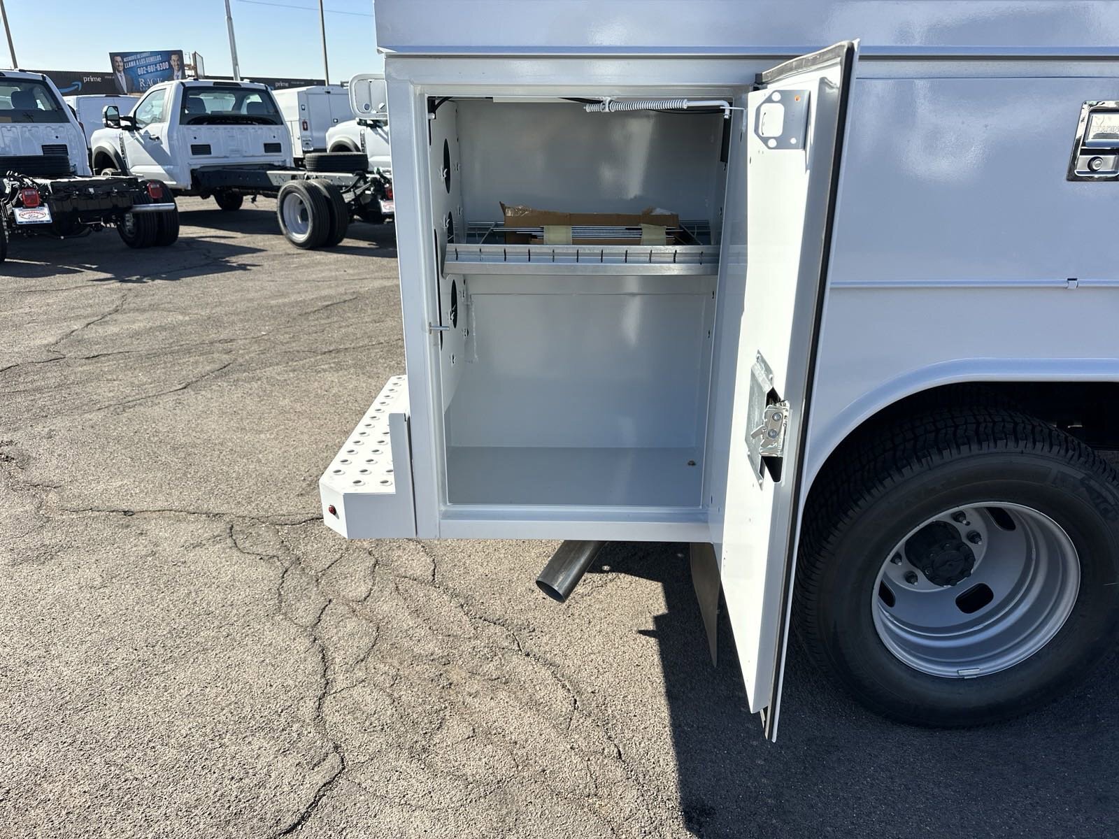 2024 Ford F-350 XL photo 9