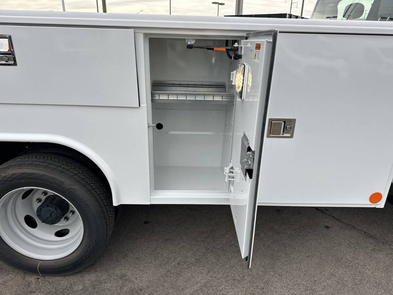 2024 Ford F-550 Super Duty Chassis Cab XL - Photo 8