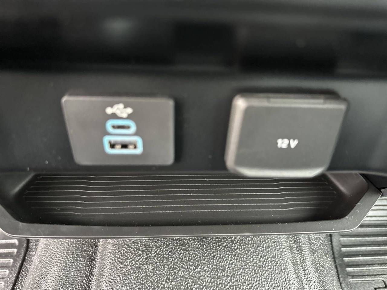 2024 Ford F-550 Super Duty Chassis Cab XL - Photo 25