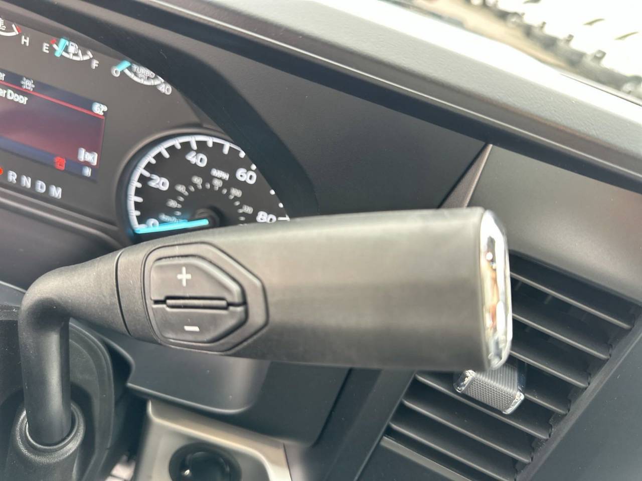 2024 Ford F-550 Super Duty Chassis Cab XL - Photo 30