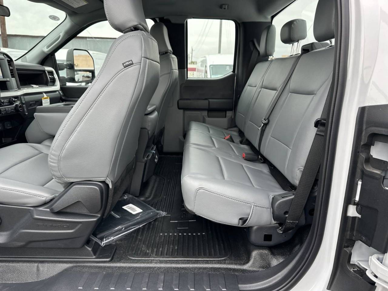 2024 Ford F-550 Super Duty Chassis Cab XL - Photo 35