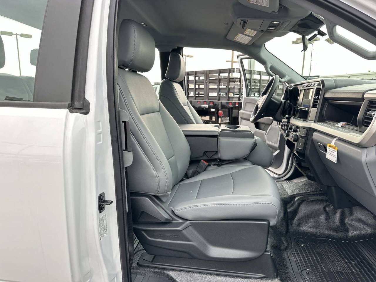 2024 Ford F-550 Super Duty Chassis Cab XL - Photo 36