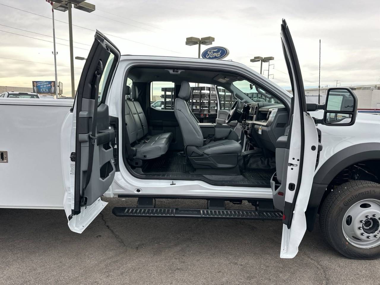 2024 Ford F-550 Super Duty Chassis Cab XL - Photo 37
