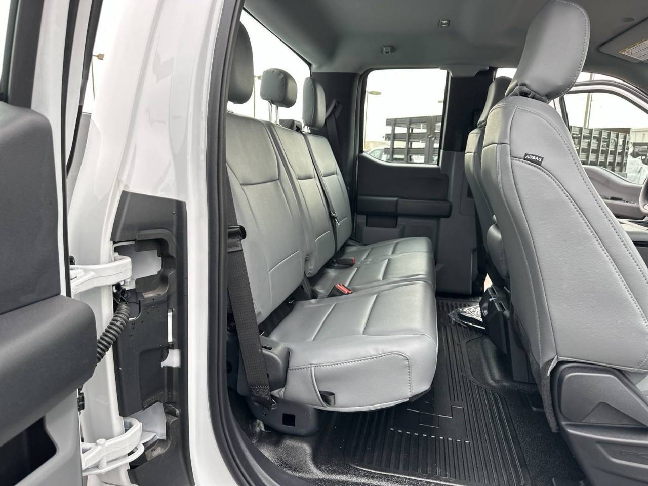 2024 Ford F-550 Super Duty Chassis Cab XL - Photo 38