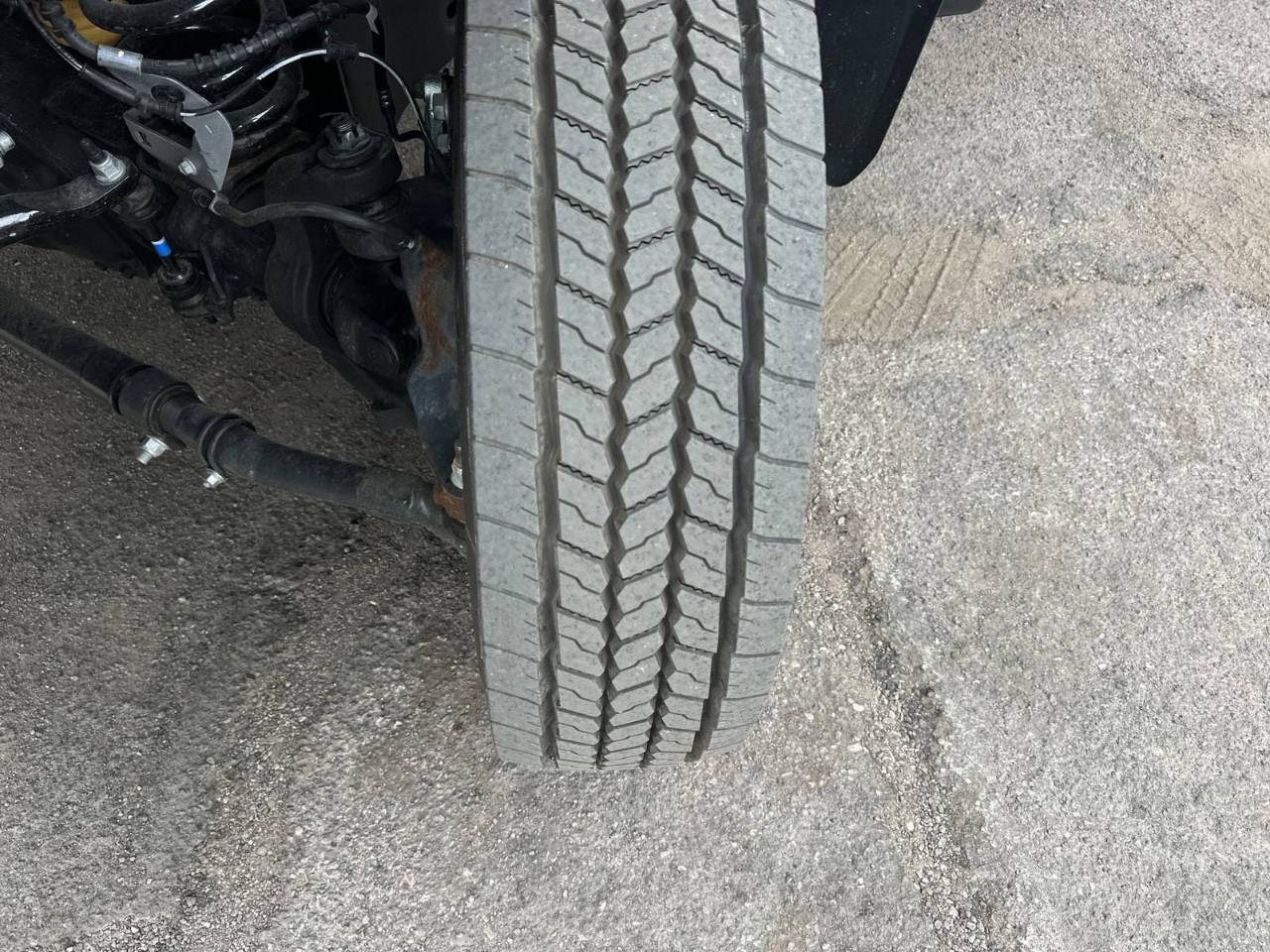 2024 Ford F-550 Super Duty Chassis Cab XL - Photo 40