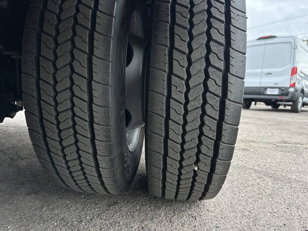 2024 Ford F-550 Super Duty Chassis Cab XL - Photo 42