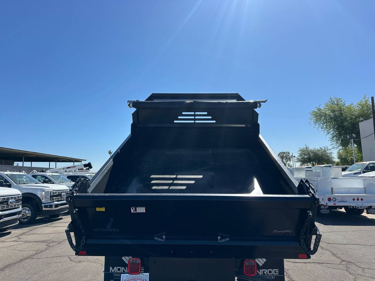 2025 Ford F-550 Super Duty Chassis Cab XL - Photo 8