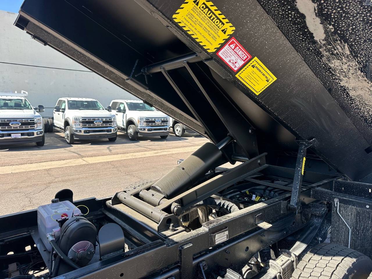 2025 Ford F-550 Super Duty Chassis Cab XL - Photo 10