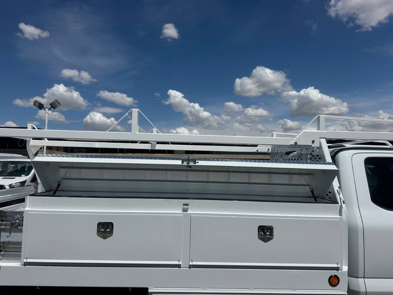 2025 Ford F-550 Super Duty Chassis Cab XL - Photo 10
