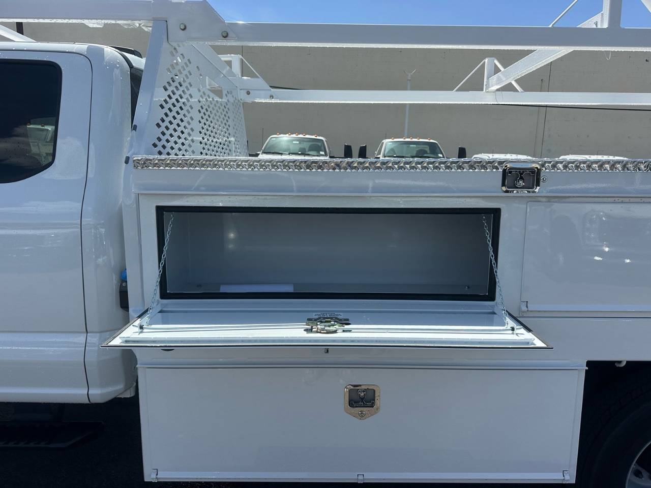 2025 Ford F-550 Super Duty Chassis Cab XL - Photo 12