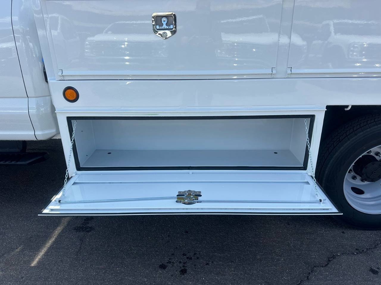 2025 Ford F-550 Super Duty Chassis Cab XL - Photo 14