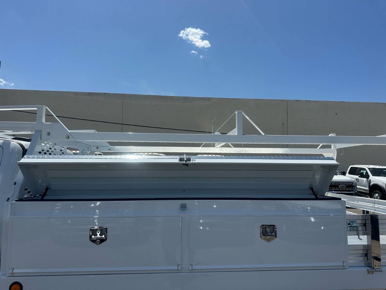2025 Ford F-550 Super Duty Chassis Cab XL - Photo 15