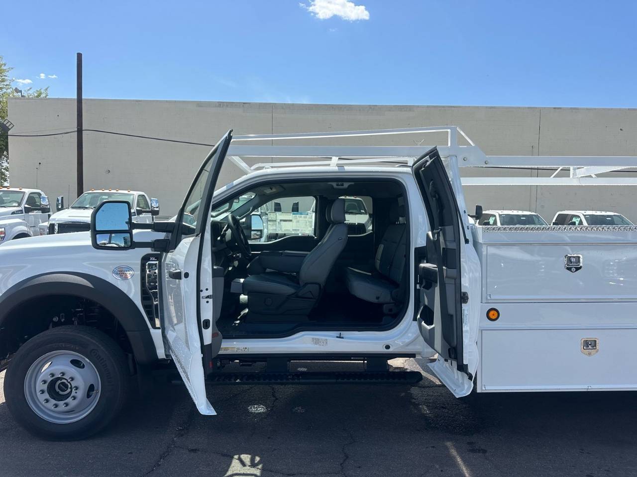 2025 Ford F-550 Super Duty Chassis Cab XL - Photo 22