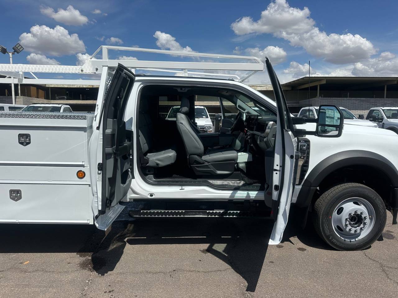 2025 Ford F-550 Super Duty Chassis Cab XL - Photo 23