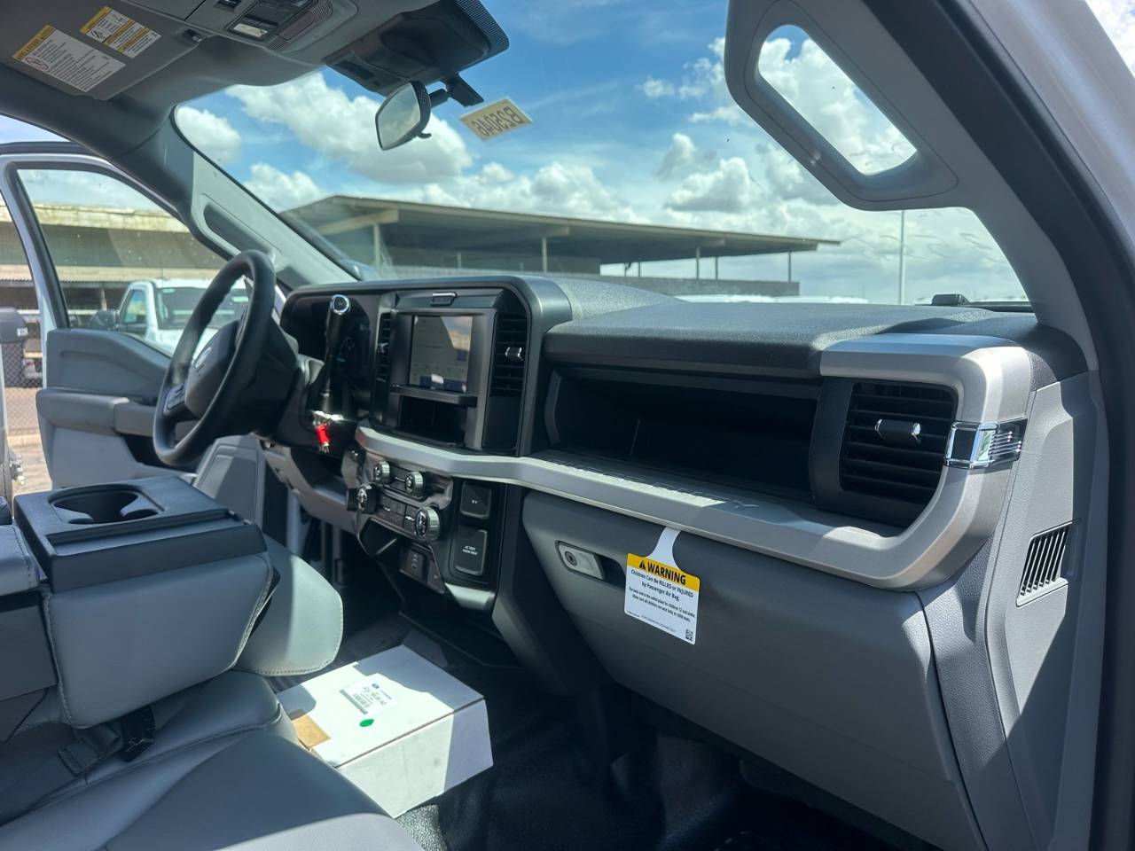 2025 Ford F-550 Super Duty Chassis Cab XL - Photo 25