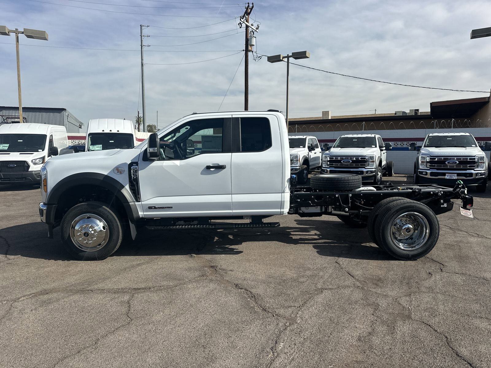 2025 Ford F-550 XL photo 4