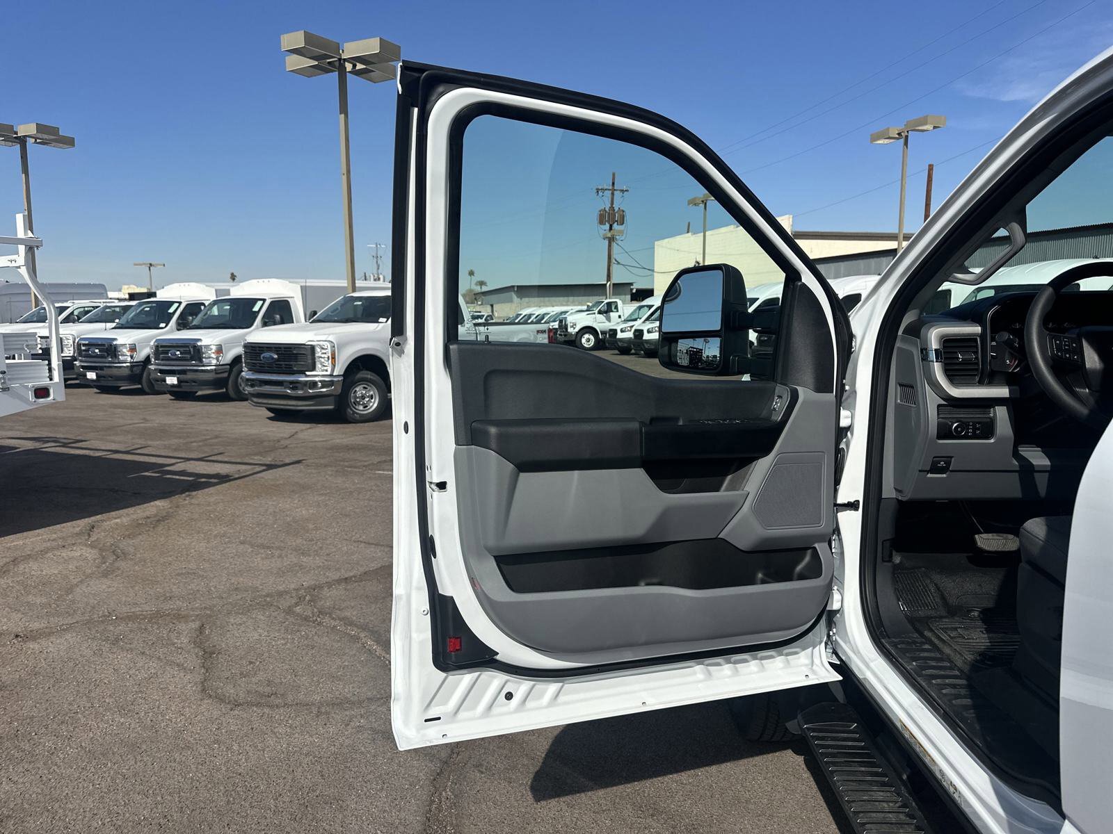 2025 Ford F-550 XL photo 21