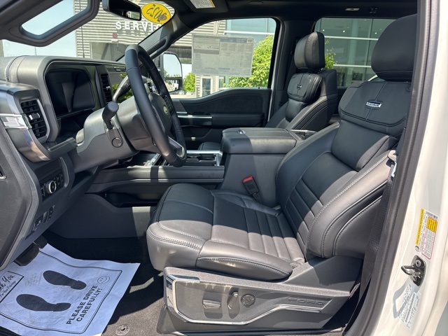 2025 Ford F-350 photo 16