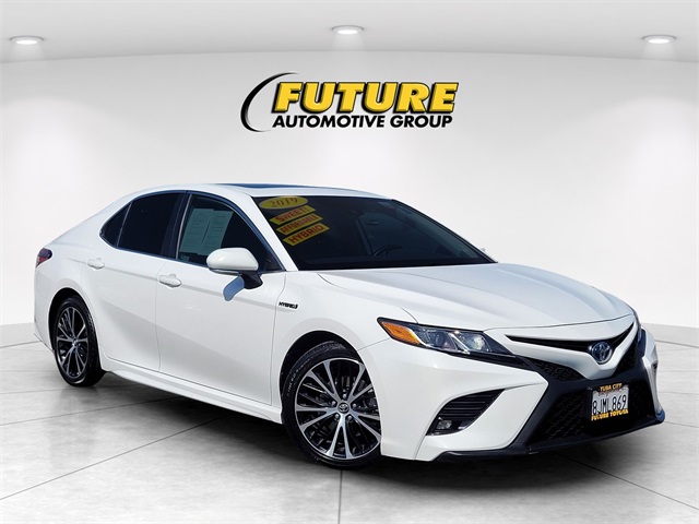 2019 Toyota Camry Hybrid SE