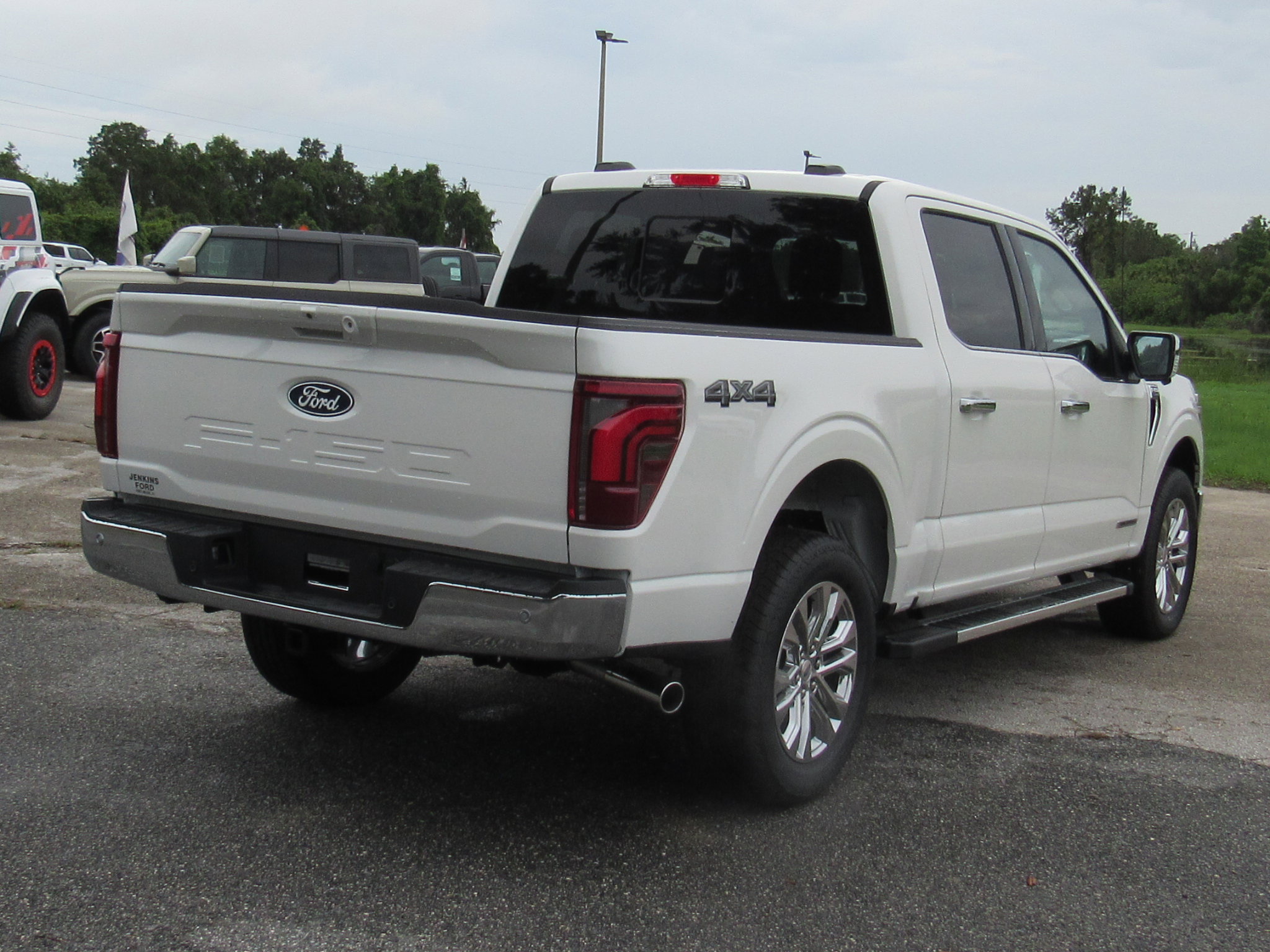 2025 Ford F-150 Lariat photo 3