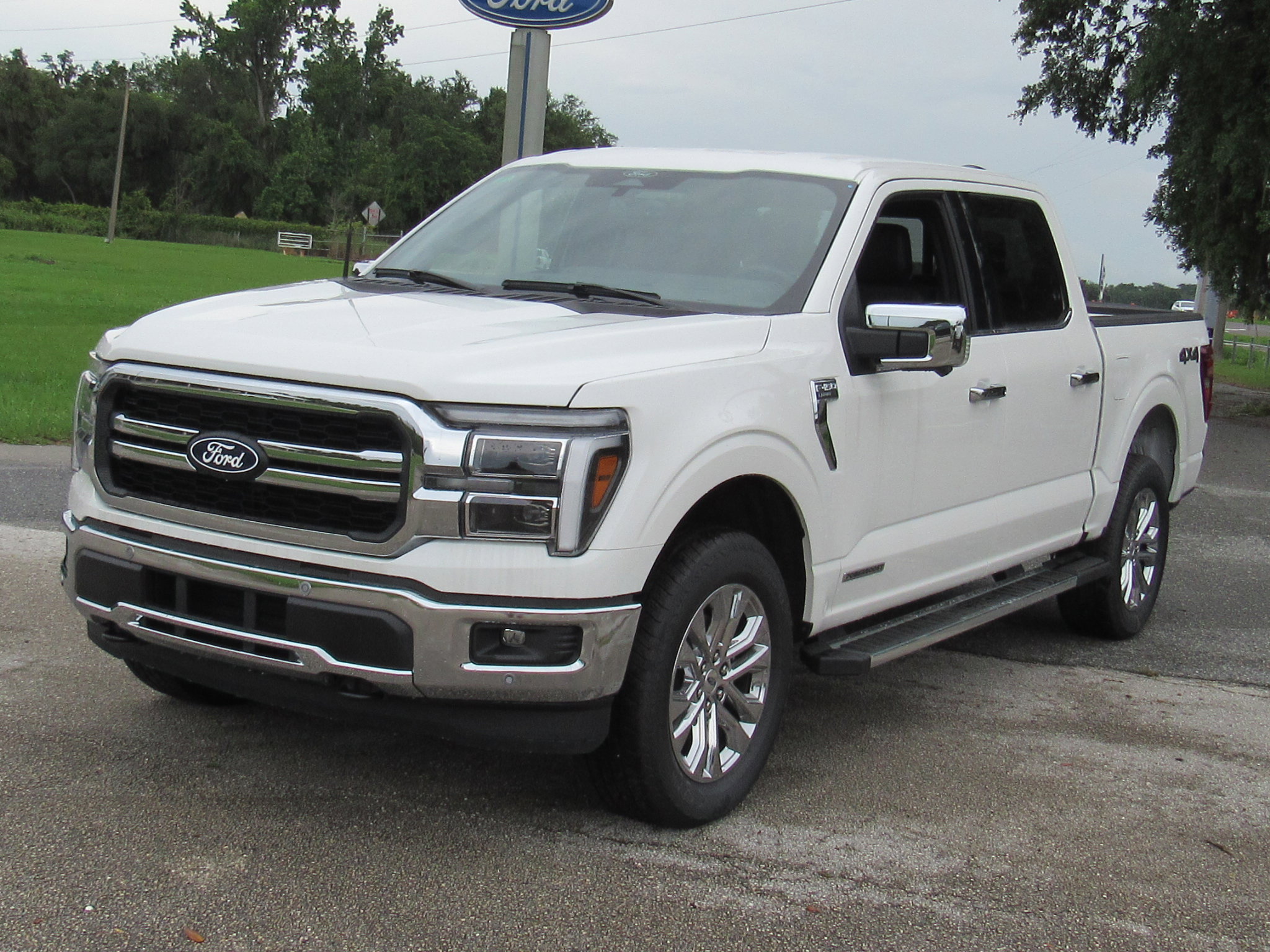 2025 Ford F-150 Lariat photo 6