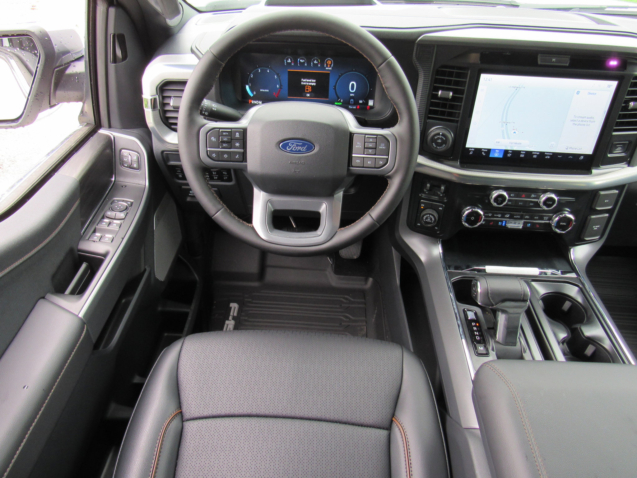 2025 Ford F-150 Lariat photo 12