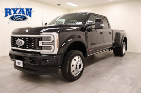 2025 Ford Super Duty F-450 DRW Platinum