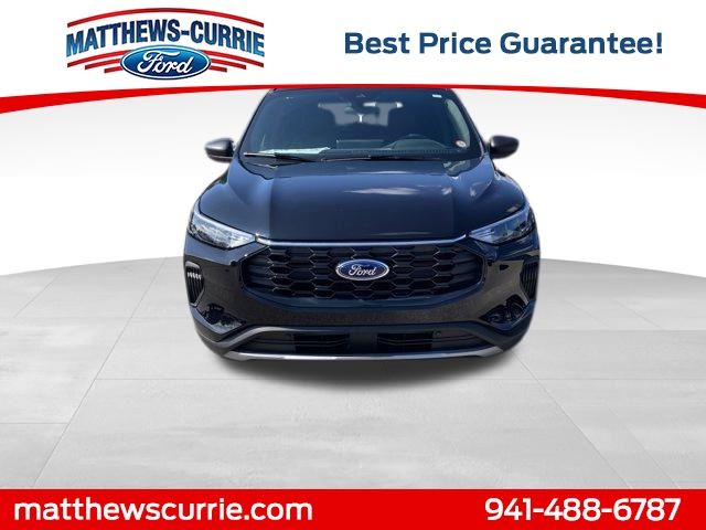 2025 Ford Escape ST-Line photo 2