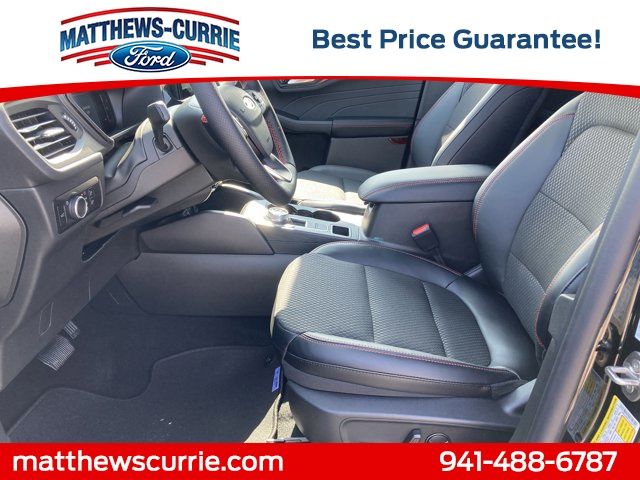 2025 Ford Escape ST-Line photo 4