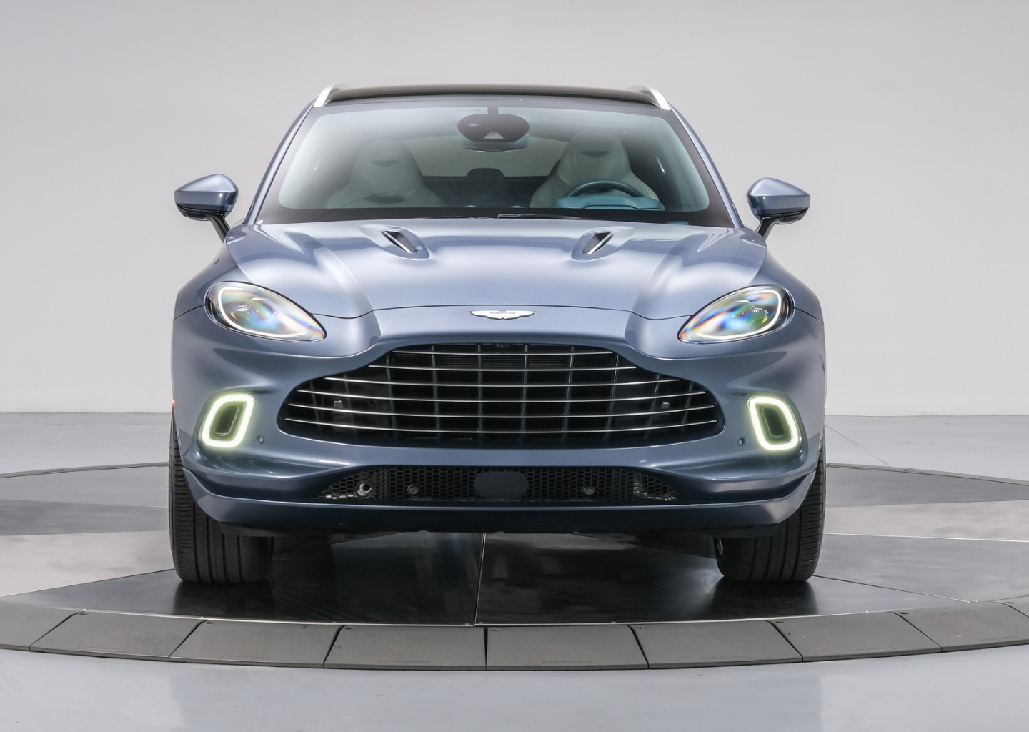 2022 Aston Martin DBX Base - Photo 7