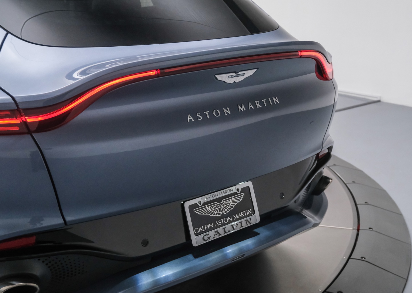 2022 Aston Martin DBX Base - Photo 8
