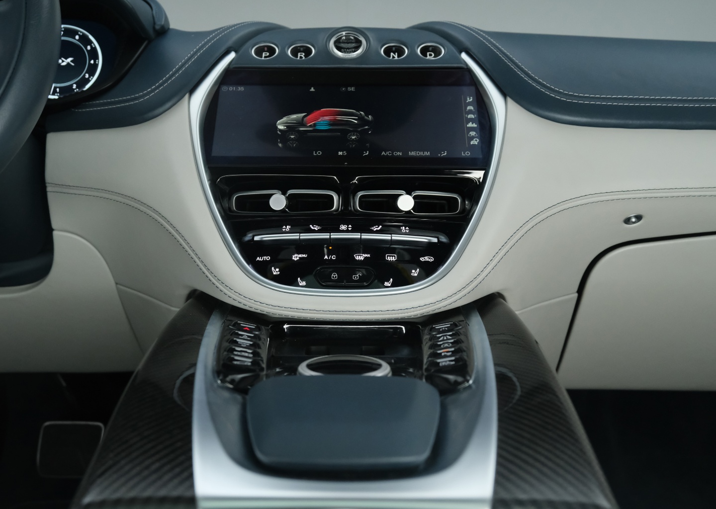 2022 Aston Martin DBX Base - Photo 19