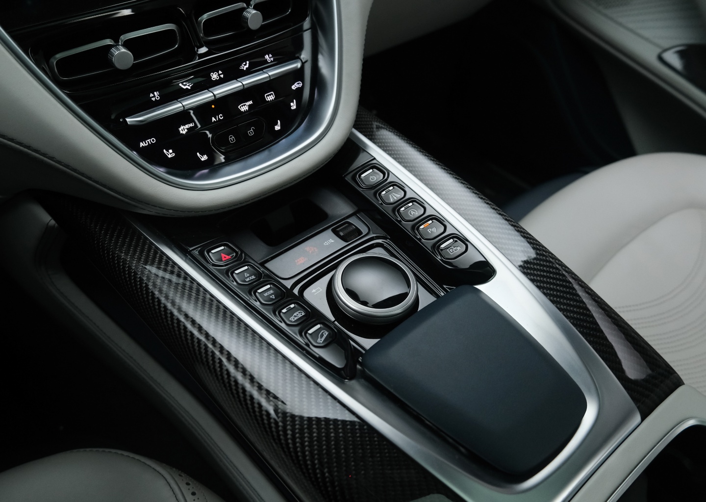2022 Aston Martin DBX Base - Photo 20