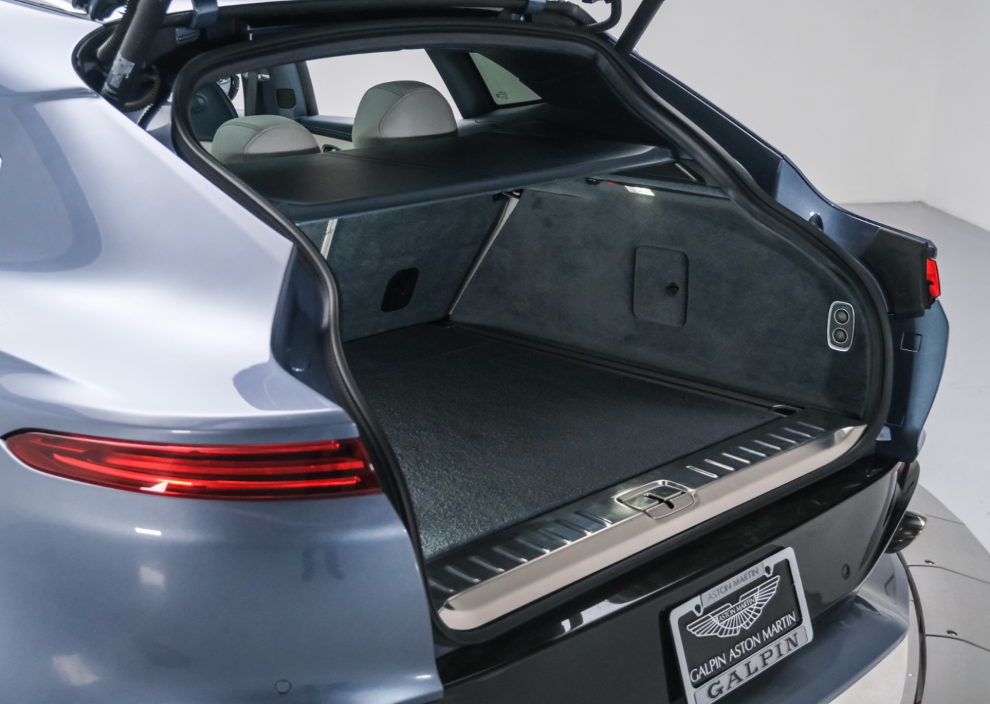2022 Aston Martin DBX Base - Photo 25