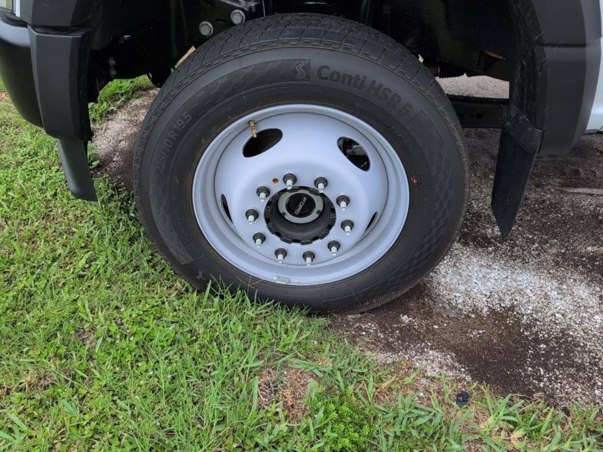 2025 Ford F-550 Super Duty Chassis Cab XL - Photo 7