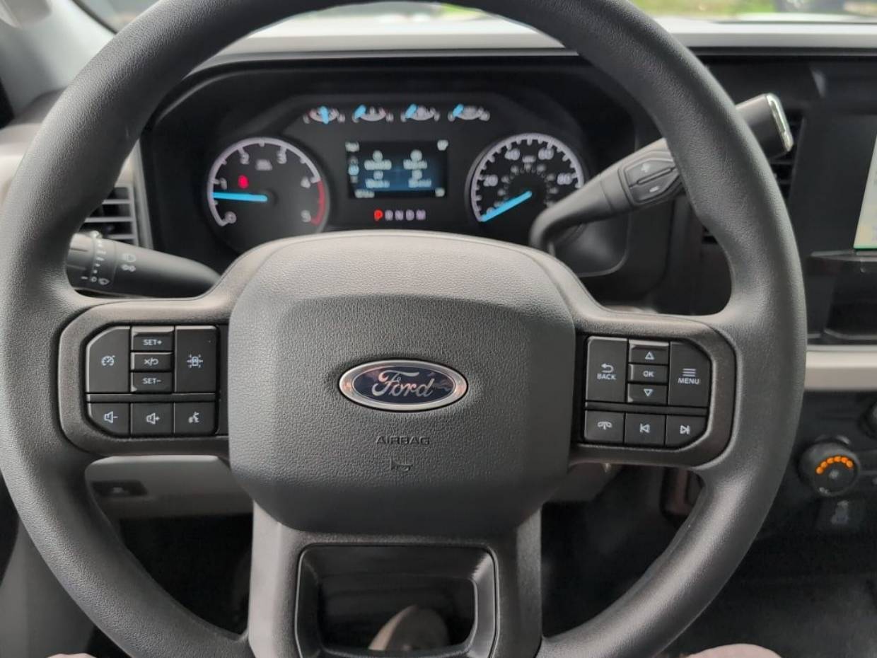 2025 Ford F-550 Super Duty Chassis Cab XL - Photo 9