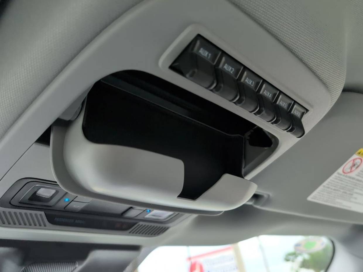 2025 Ford F-550 Super Duty Chassis Cab XL - Photo 13