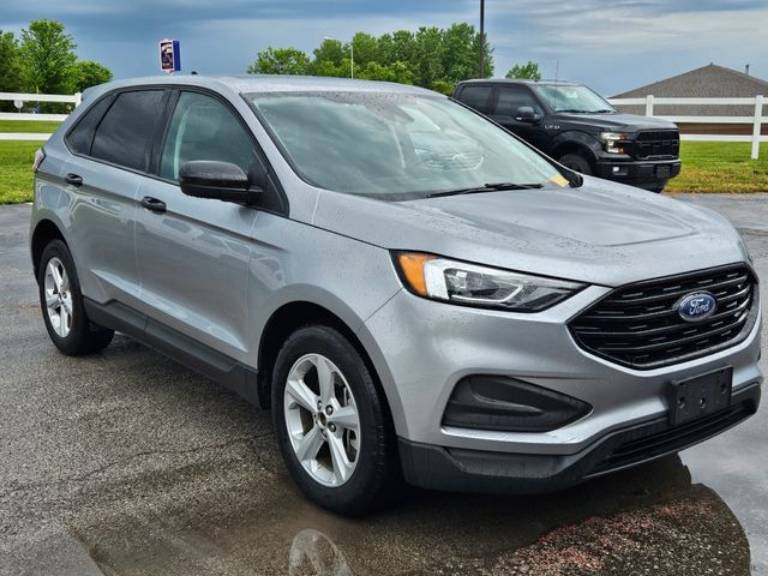 2022 Ford Edge SE