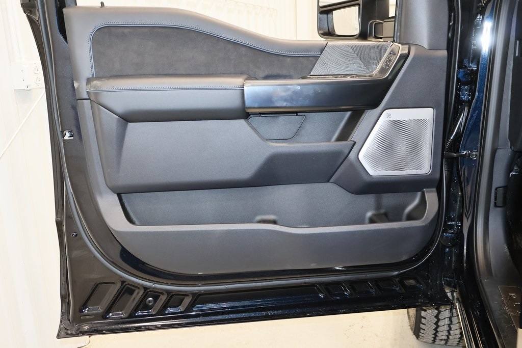 2025 Ford F-350 photo 7