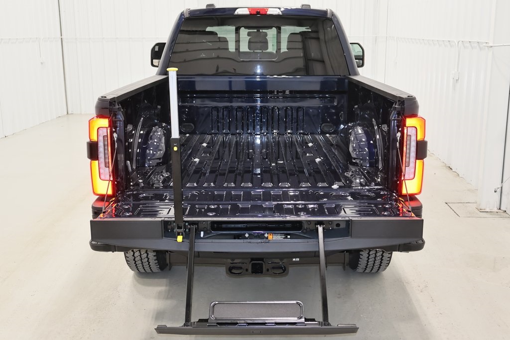 2025 Ford F-350 photo 29