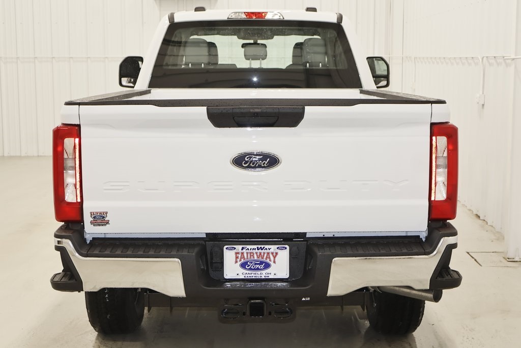 2025 Ford F-350 photo 7