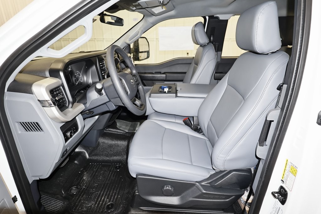 2025 Ford F-350 photo 11