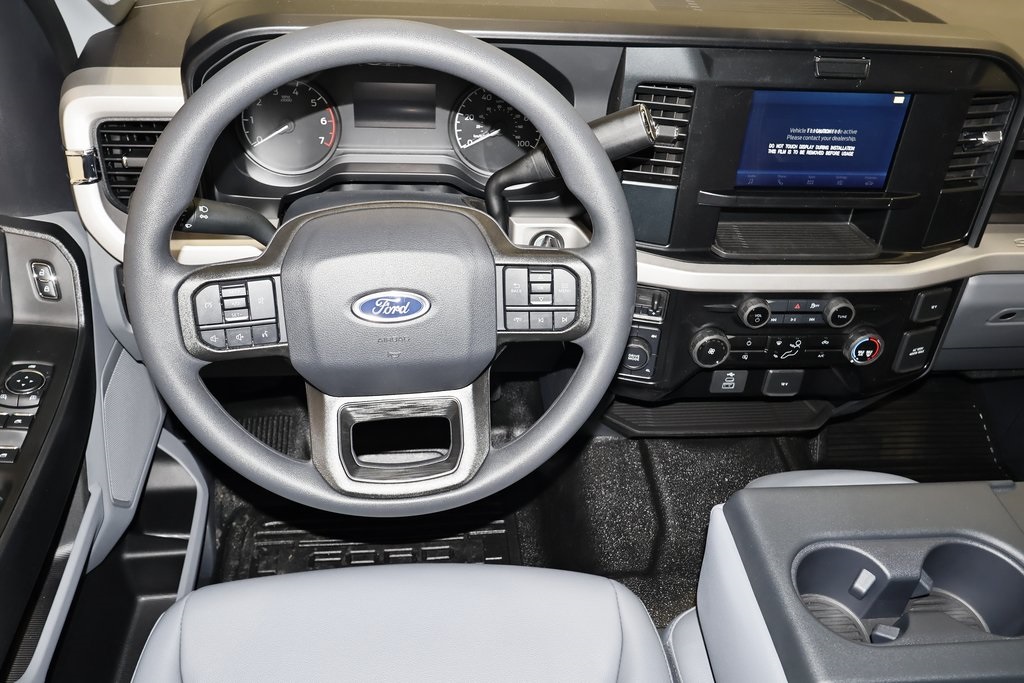 2025 Ford F-350 photo 16