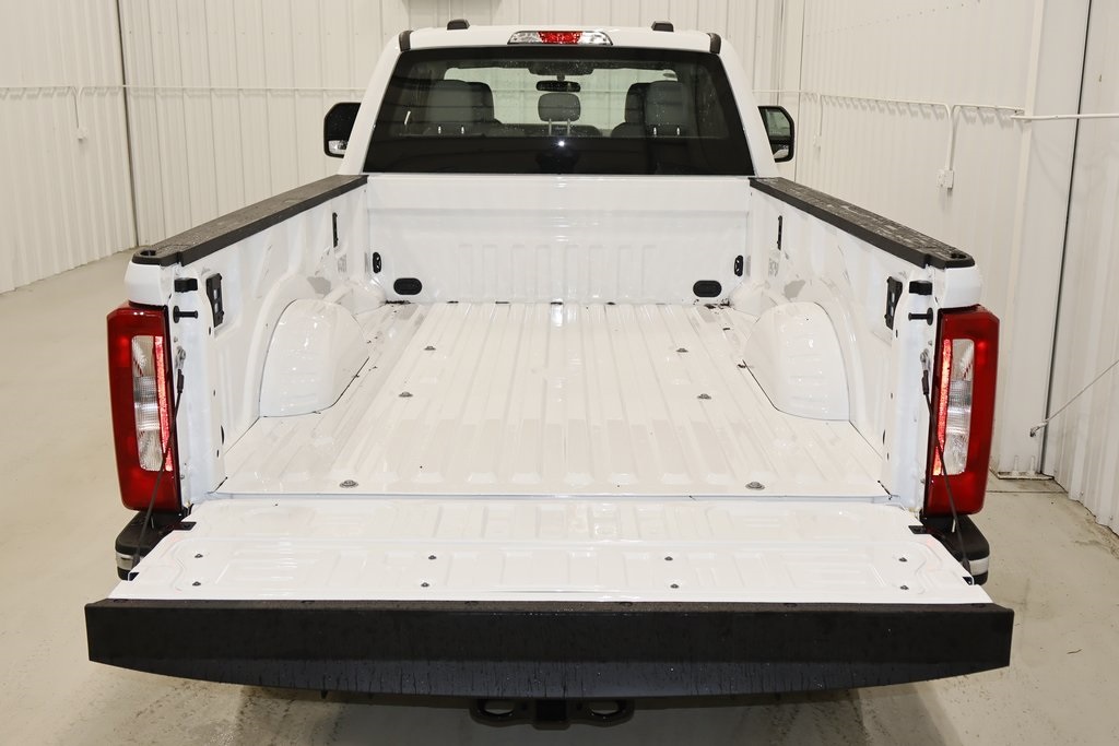 2025 Ford F-350 photo 24
