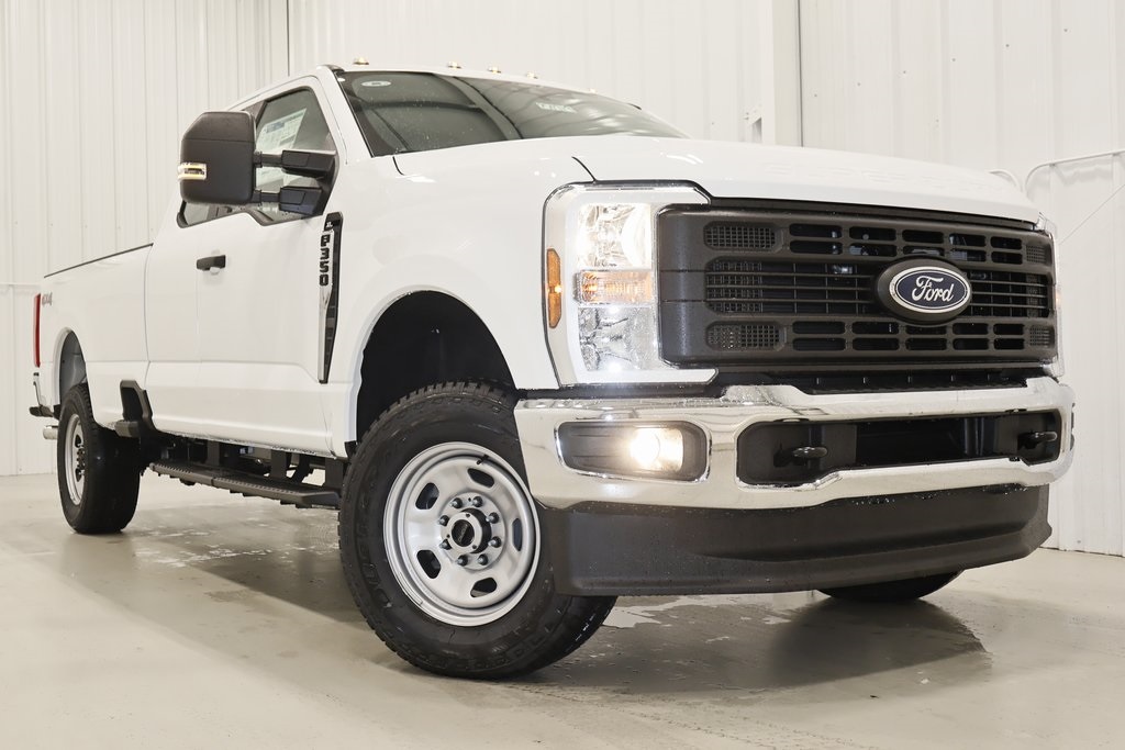 2025 Ford F-350 photo 26