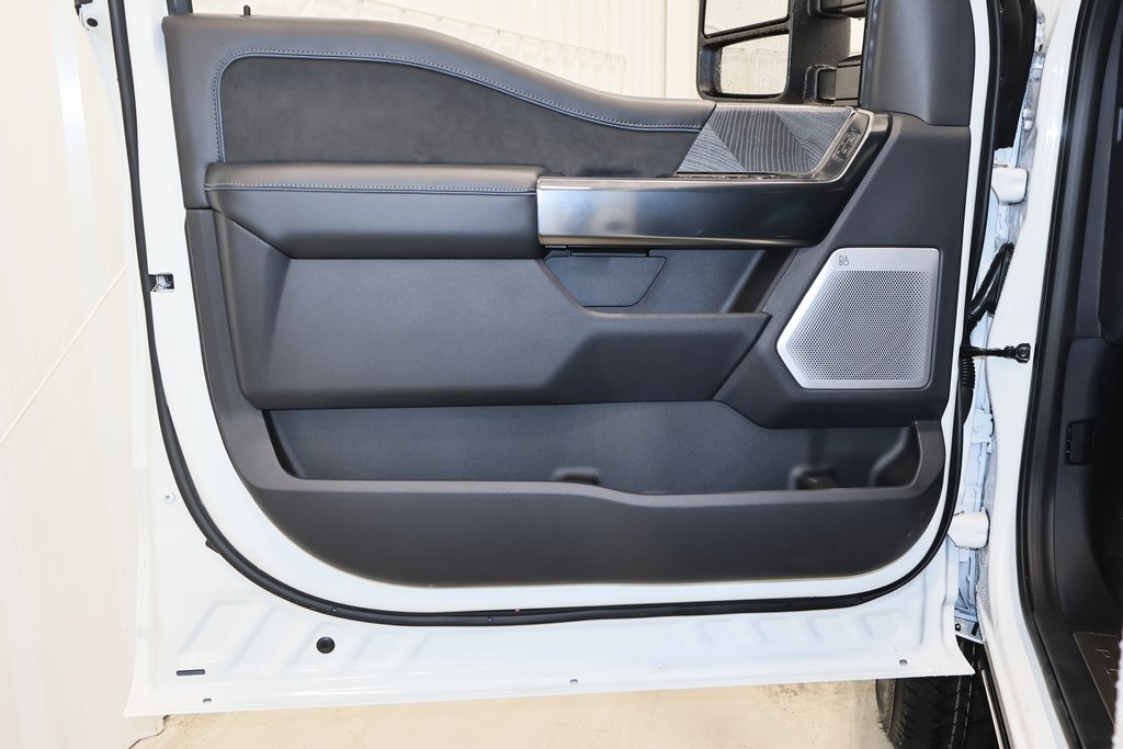 2025 Ford F-350 photo 7