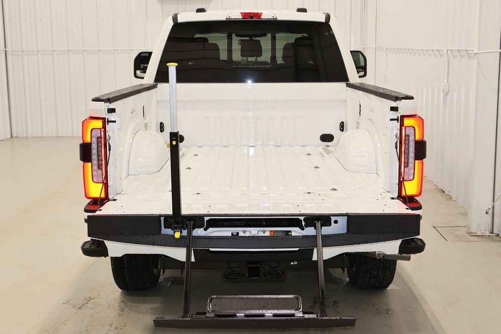 2025 Ford F-350 photo 29