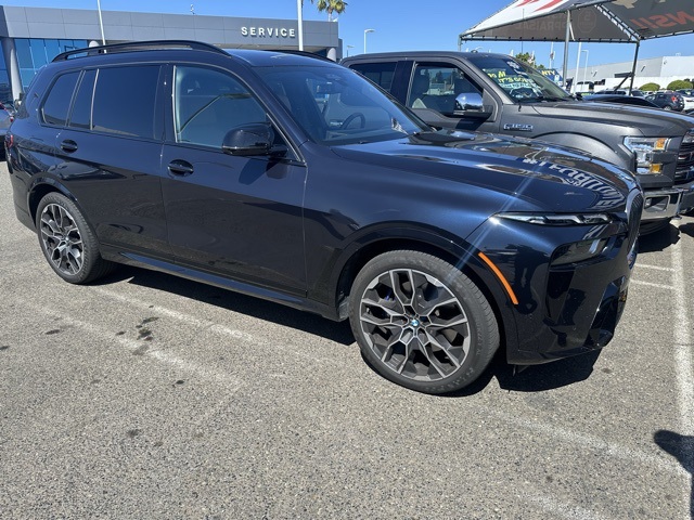 2025 BMW X7 M60i