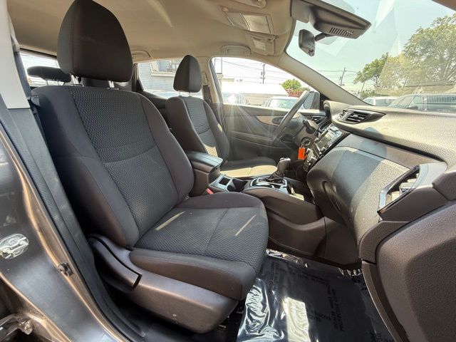 2020 Nissan Rogue Sport S photo 25
