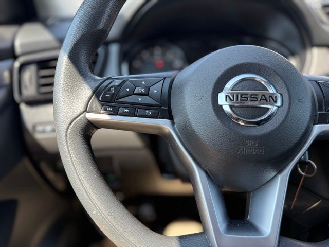 2020 Nissan Rogue Sport S photo 32